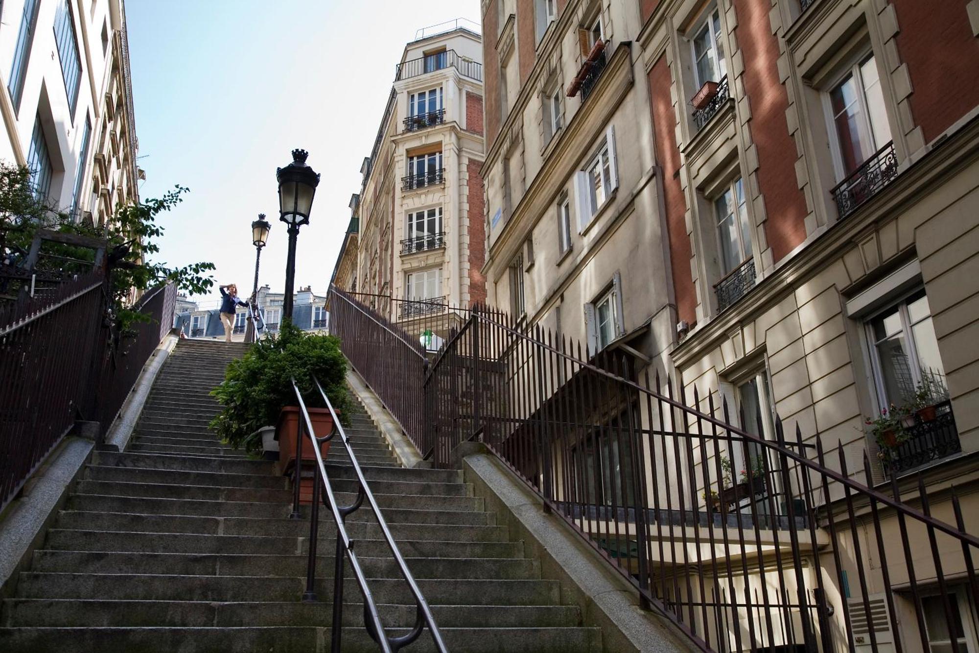 Апартаменты Duplex De Charme Au Coeur De Montmartre Париж Экстерьер фото